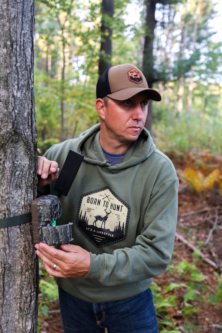 Classic Pullover Hoodie - Deer - Quebec Convention 2025